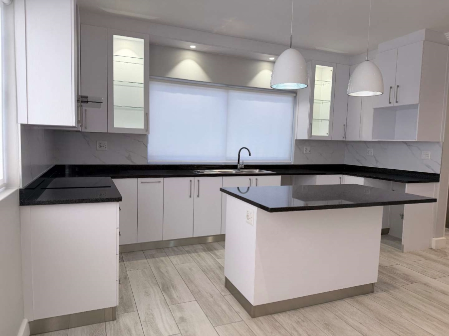 To Let 2 Bedroom Property for Rent in Oakdale Western Cape